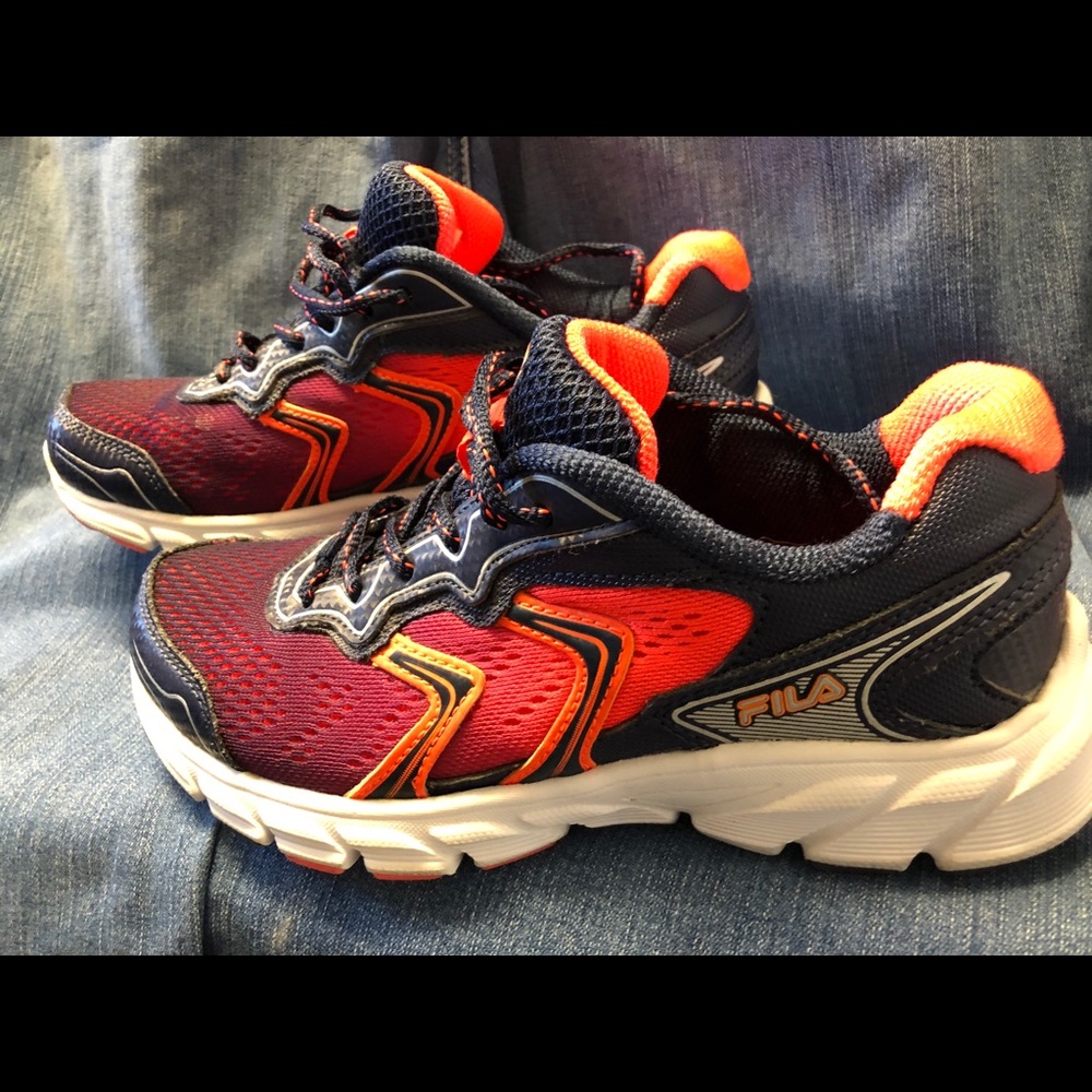 Fila Stellaray Women size 7 Running Shoe
